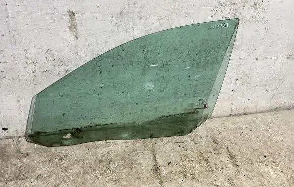 Volvo V70 Front door window glass four-door