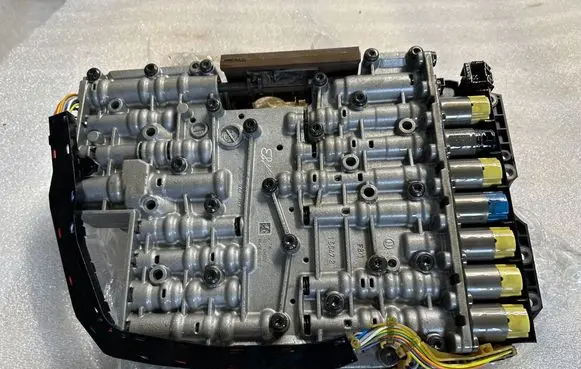 Audi A6 S6 C6 4F Transmission gearbox valve body 1071128332 1068427182 155478