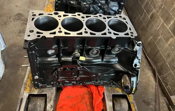 Mercedes-Benz Vito Viano W639 Engine block R6460110801