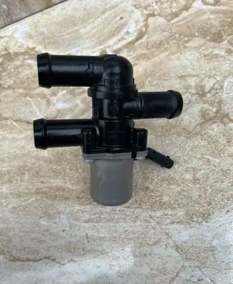 Volvo C40 Coolant heater control valve 31684222