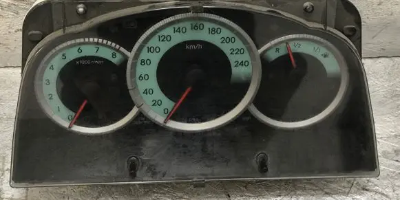 Toyota Corolla Verso AR10 Speedometer (instrument cluster)