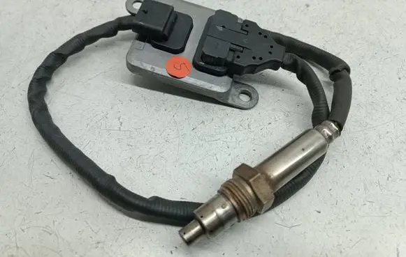 Mercedes-Benz C W205 Lambda probe sensor A0009053606 5WK96682F 0009053606