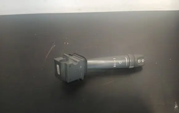 Volvo V70 Wiper control stalk 9452391