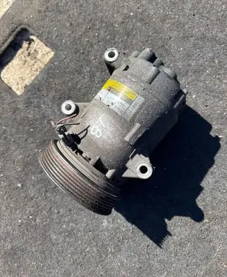 Renault Megane II Air conditioning (A/C) compressor (pump) 8200316164 01140017