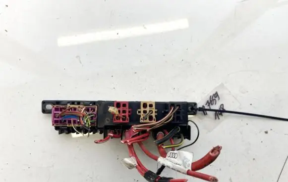 Audi A6 S6 C5 4B Fuse box set 8l0941822a