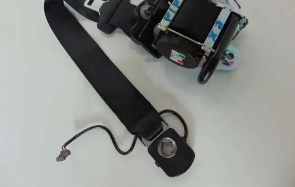 Jaguar XJ X351 Front seatbelt 620409900