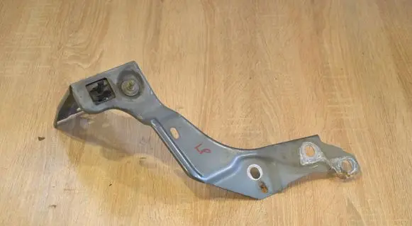 Renault Laguna III Fender mounting bracket