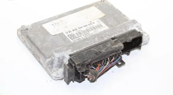 Skoda Fabia Mk1 (6Y) Engine control unit/module 03D906023B