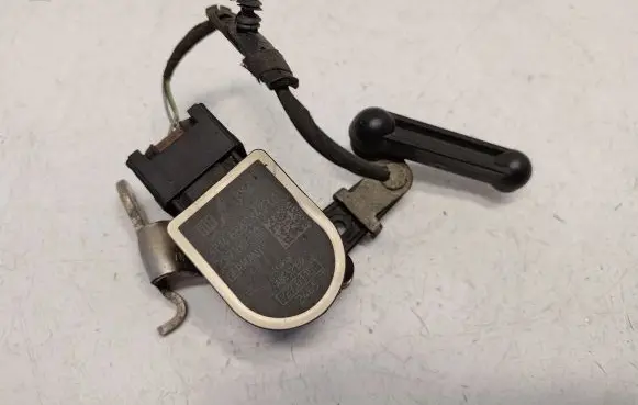 BMW 7 F01 F02 F03 F04 Headlight/headlamp level sensor 37146860843 37146870000 37146784072