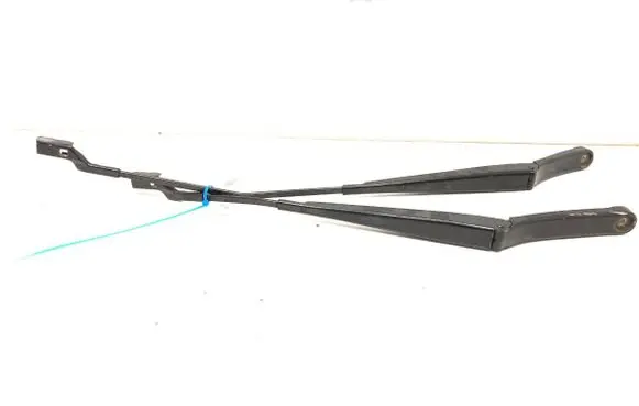 Volkswagen Golf VII Front wiper blade arm