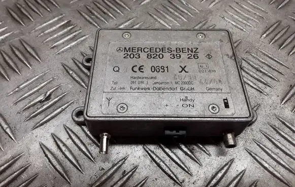 Mercedes-Benz C AMG W203 Aerial antenna amplifier 2038203926 09101113