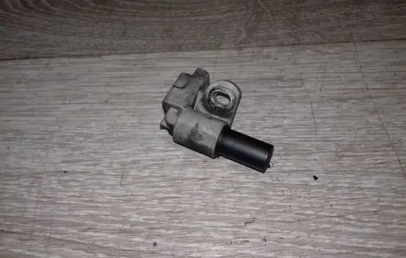 Volvo V50 Camshaft position sensor 9645844080