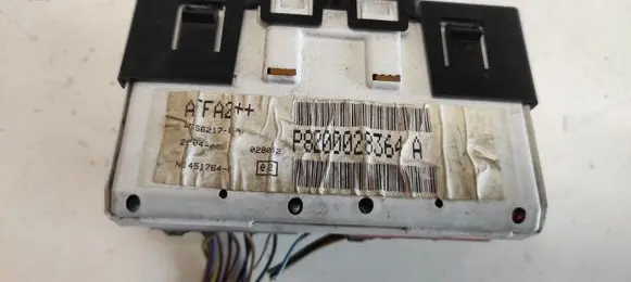 Renault Scenic I Screen/display/small screen P8200028364A 028012 41656278A