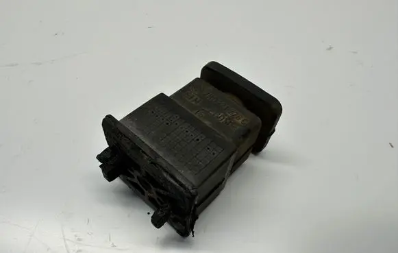 Volkswagen Amarok Radiator mount bracket 7H0121276C