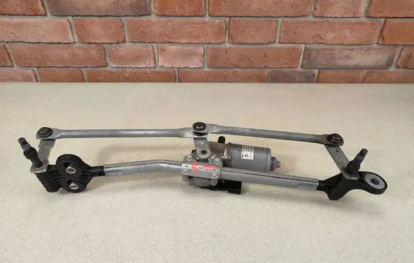 BMW X5 E70 Front wiper linkage and motor 7200535