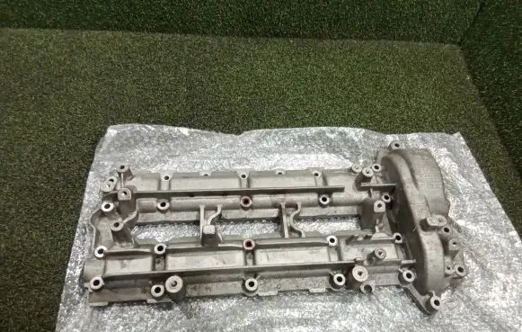 Mercedes-Benz S W222 Rocker cam cover A6420101930 220022A00