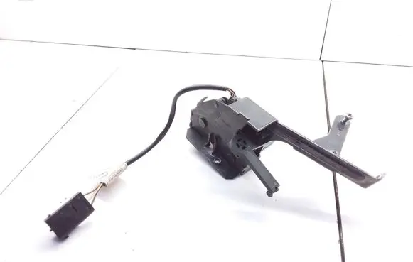 BMW 5 E39 Tailgate window lock/catch/latch 51248238469