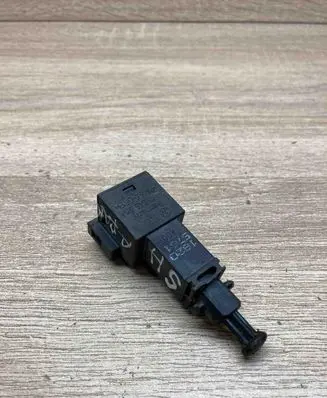 Volkswagen Sharan Brake pedal sensor switch 1J0945511A