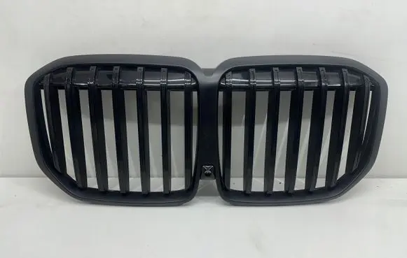 BMW X7 G07 Front bumper upper radiator grill 20240049231