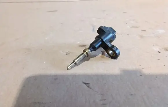 Audi A3 S3 8V Oil temperature sensor 04E919501B