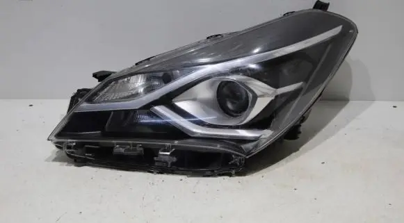 Toyota Yaris Headlight/headlamp