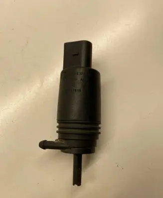 BMW X5 E53 Windscreen/windshield washer pump 23557610 8377612