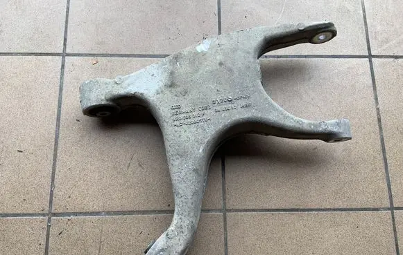 Audi A7 S7 4G Rear upper control arm/wishbone 8R0505312F
