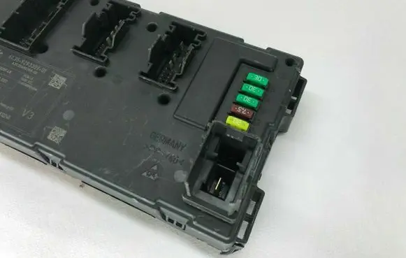 BMW 1 F20 F21 Central body control module 9293309