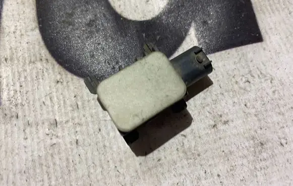 Mercedes-Benz S W221 Airbag deployment crash/impact sensor 0038202926 A0038202926