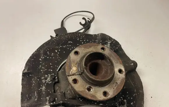 BMW 5 E60 E61 Front wheel hub 6760954
