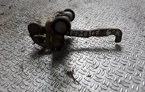 Peugeot 307 Rear door check strap stopper
