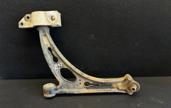 Volkswagen Touran I Front lower control arm/wishbone 1K0407153G