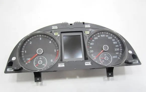 Volkswagen PASSAT B7 Speedometer (instrument cluster) 3AA920880A 016774
