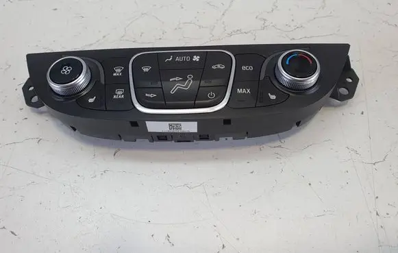 Chevrolet Volt II Climate control unit 84413272 000235226 7370200000000X