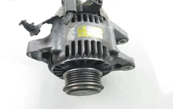Toyota Yaris Generator/alternator 1022115660 2706033020