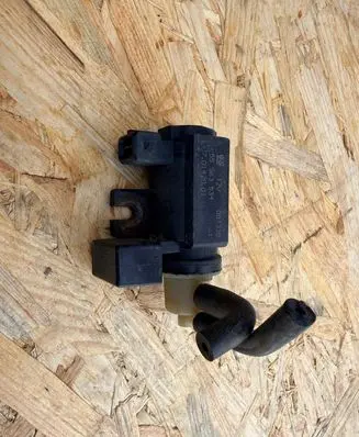 Opel Insignia A Turbo solenoid valve 55563534