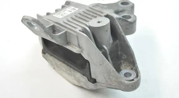 Opel Cascada Engine mount bracket 13248549