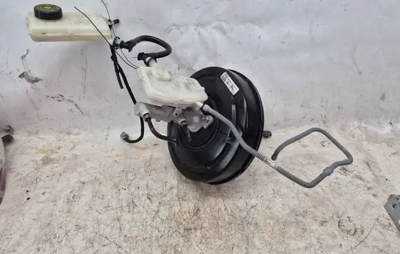 Renault Trafic III (X82) Brake booster 472106774R 93455665