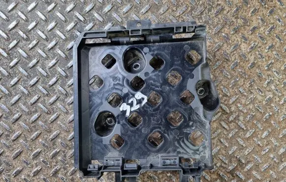 Audi Q5 SQ5 Engine control unit holder 80A907647A