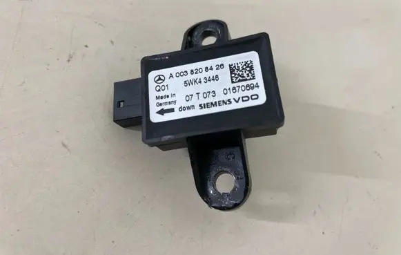 Mercedes-Benz S W221 Airbag deployment crash/impact sensor A0038208426