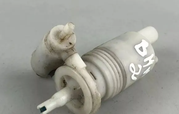 Mini One - Cooper R50 - 53 Windscreen/windshield washer pump 8377429