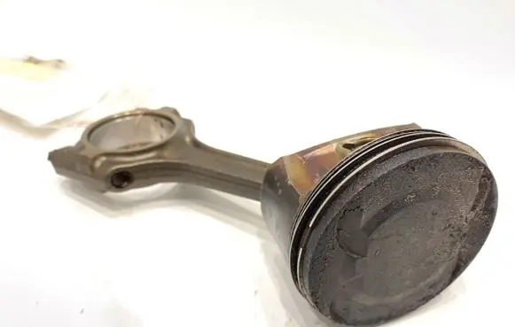 Chevrolet Cruze II Piston with connecting rod F16D4