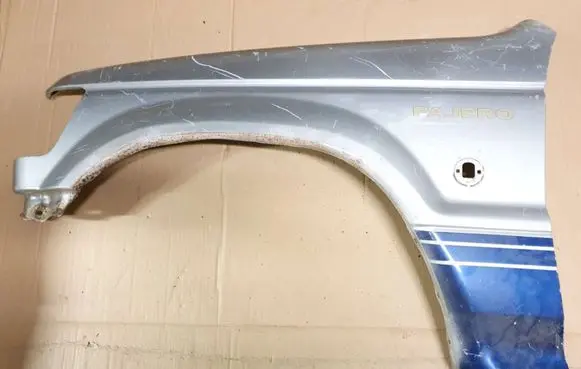Mitsubishi Pajero Fender