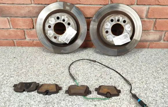 BMW 4 G22 G23 G24 G26 Rear brake disc 6877213