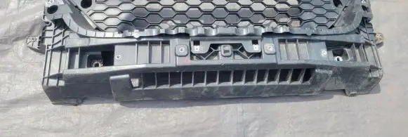 Iveco Daily 6th gen Front grill 5801599257