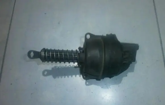 Opel Vectra B Central locking vacuum pump 652869l