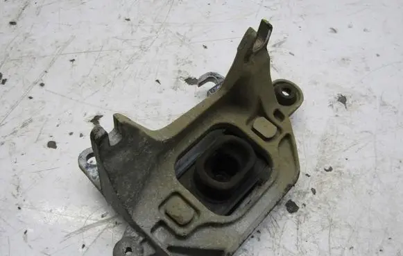 Renault Megane IV Gearbox mounting bracket 1122211641R