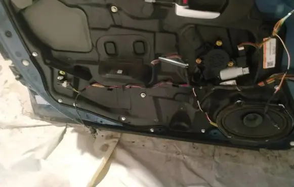 Mazda 6 Sliding door window regulator with motor