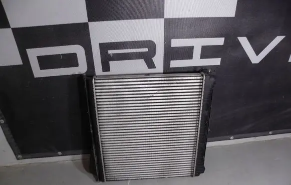 Land Rover Discovery 4 - LR4 Intercooler radiator AH329L440AB