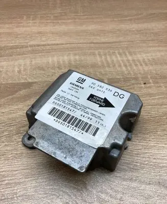Opel Zafira A Airbag control unit/module 90582536 5WK4190
